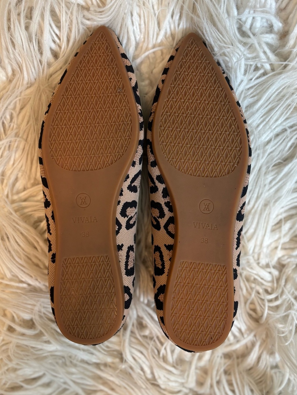 Like New Vivaia Leopard Print Pointed Toe Flats Size 38 - Picture 5 of 9